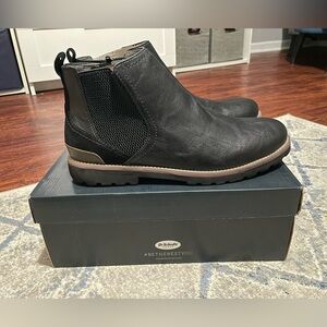 NWOT Dr. Scholl's Levine Men's Black Boots in size 9.5